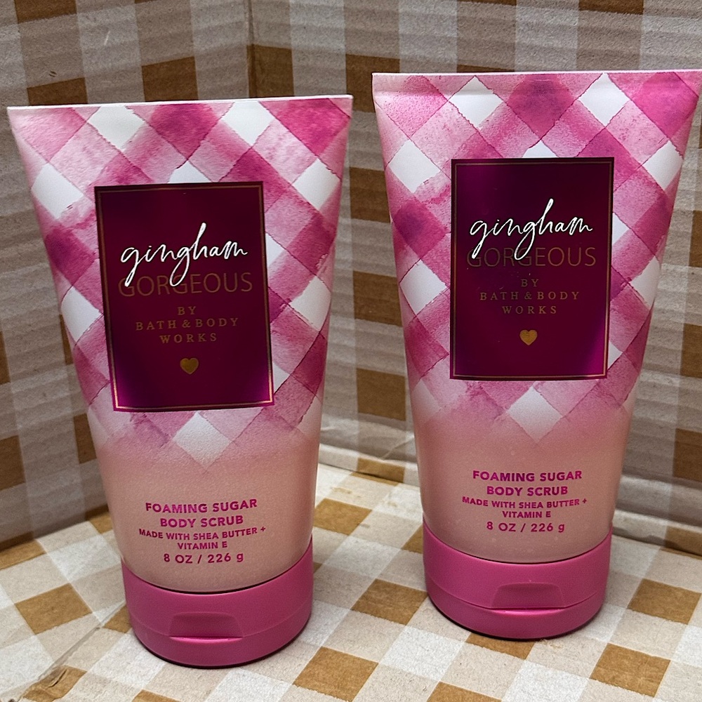 NWT(2)B&BW Gingham Gorgeous Foaming Sugar Body Scrub w/ skin benefits 8 oz each
